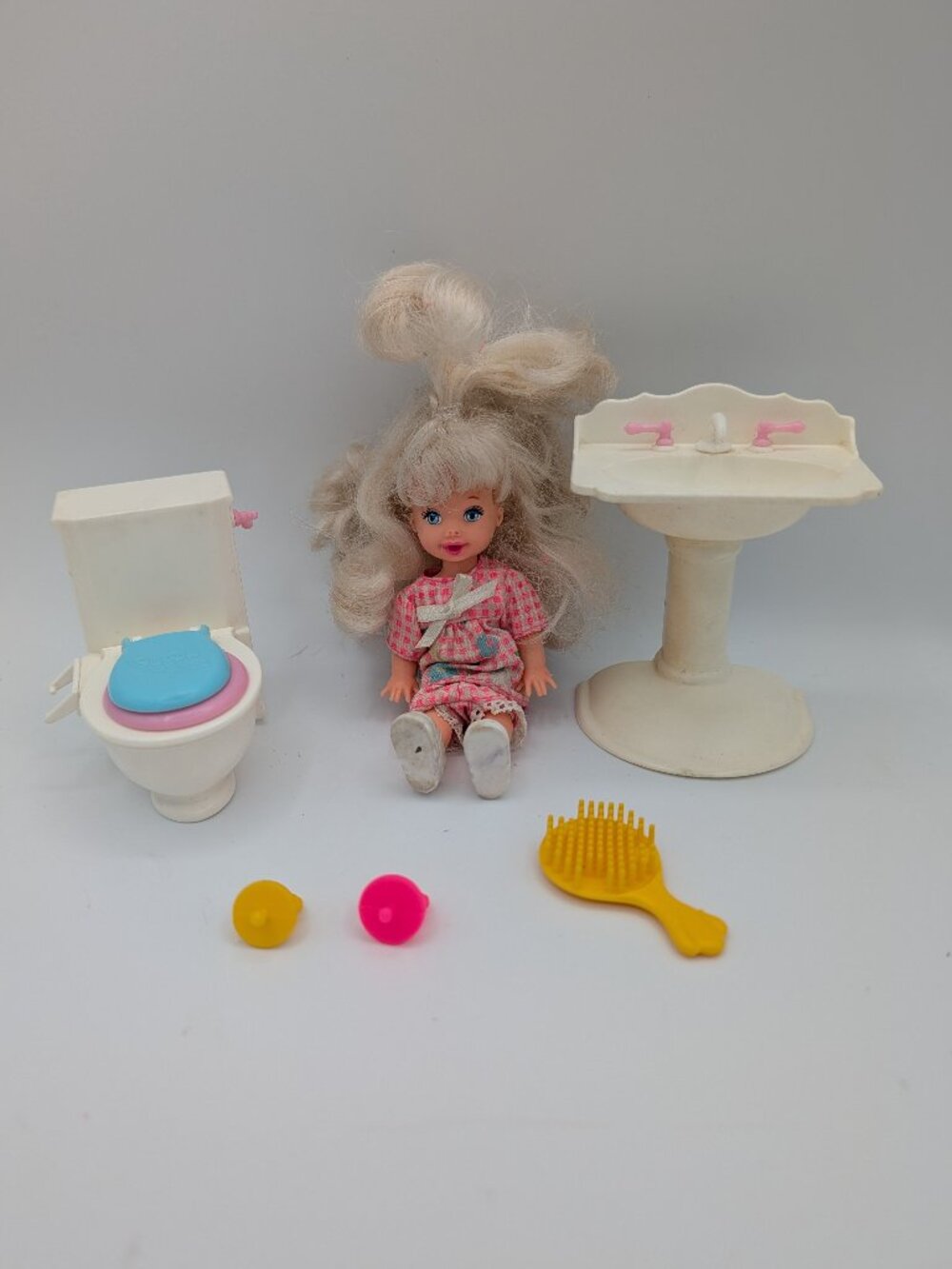 Vintage 1996 Potty Training Kelly Doll Bathroom Sink Toilet Accessories Mattel